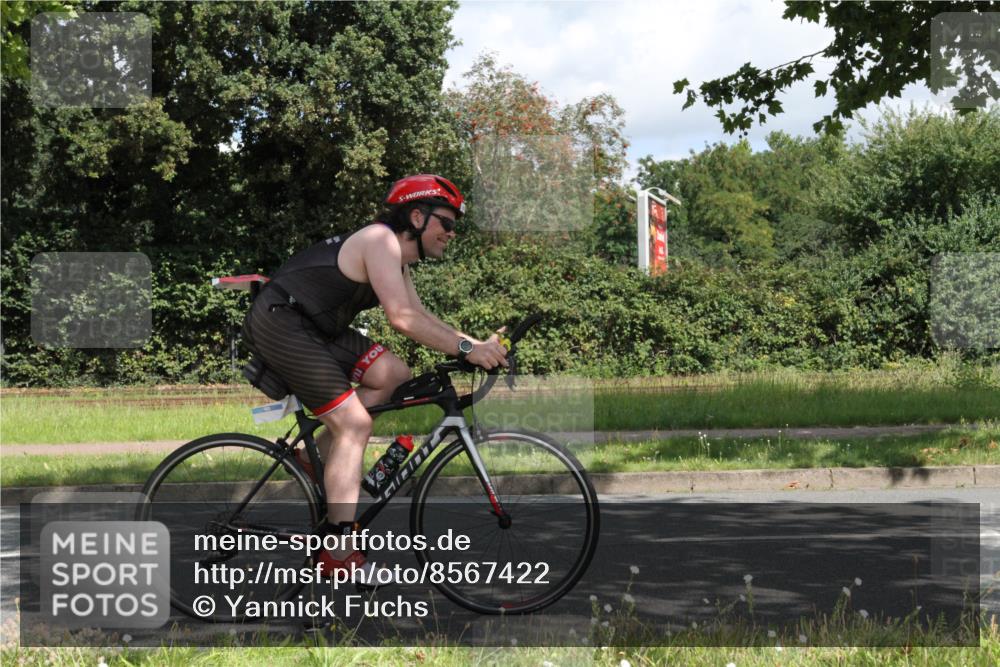10.08.2025 - GEWOBA Citytriathlon Bremen Yannick Fuchs http://msf.ph/oto/8567422 10.08.2025 12:35:57 Radfahren 567, 636, 843, 877, 933, 966 meine-sportfotos.de