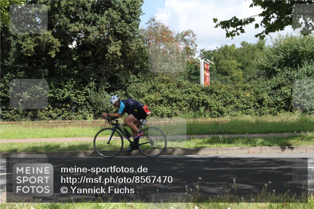 10.08.2025 - GEWOBA Citytriathlon Bremen Yannick Fuchs http://msf.ph/oto/8567470 10.08.2025 12:37:20 Radfahren 726, 804 meine-sportfotos.de