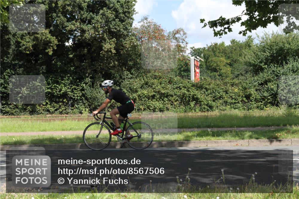 10.08.2025 - GEWOBA Citytriathlon Bremen Yannick Fuchs http://msf.ph/oto/8567506 10.08.2025 12:38:21 Radfahren 557, 671, 764, 782, 784, 825, 844, 853, 1018 meine-sportfotos.de