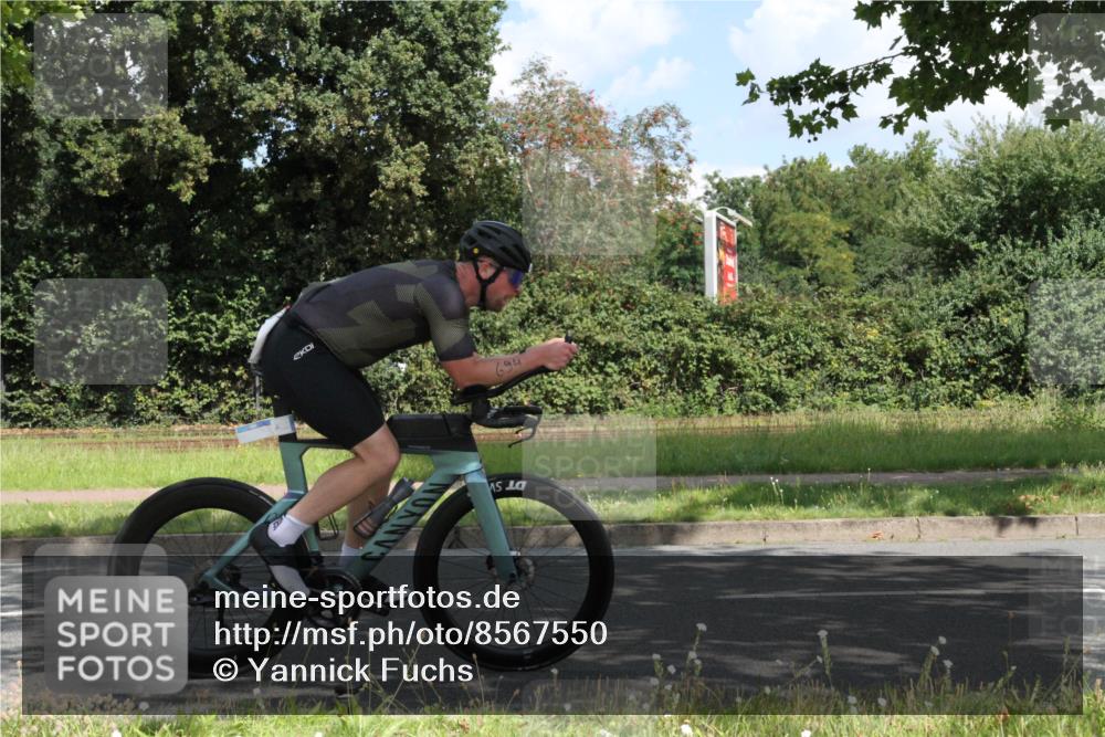 10.08.2025 - GEWOBA Citytriathlon Bremen Yannick Fuchs http://msf.ph/oto/8567550 10.08.2025 12:39:21 Radfahren 696, 709, 729, 758, 869, 900, 1006 meine-sportfotos.de