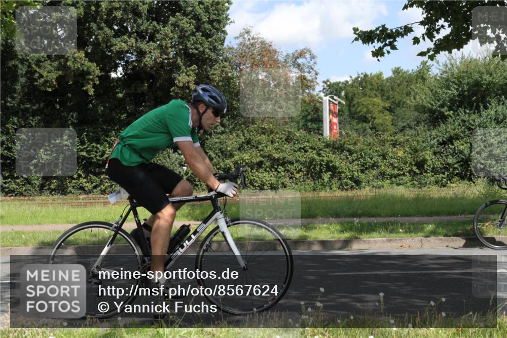 10.08.2025 - GEWOBA Citytriathlon Bremen Yannick Fuchs http://msf.ph/oto/8567624 10.08.2025 12:40:43 Radfahren 606, 672, 723, 785, 802, 829, 848, 870, 879, 921, 1001, 1002, 1024 meine-sportfotos.de