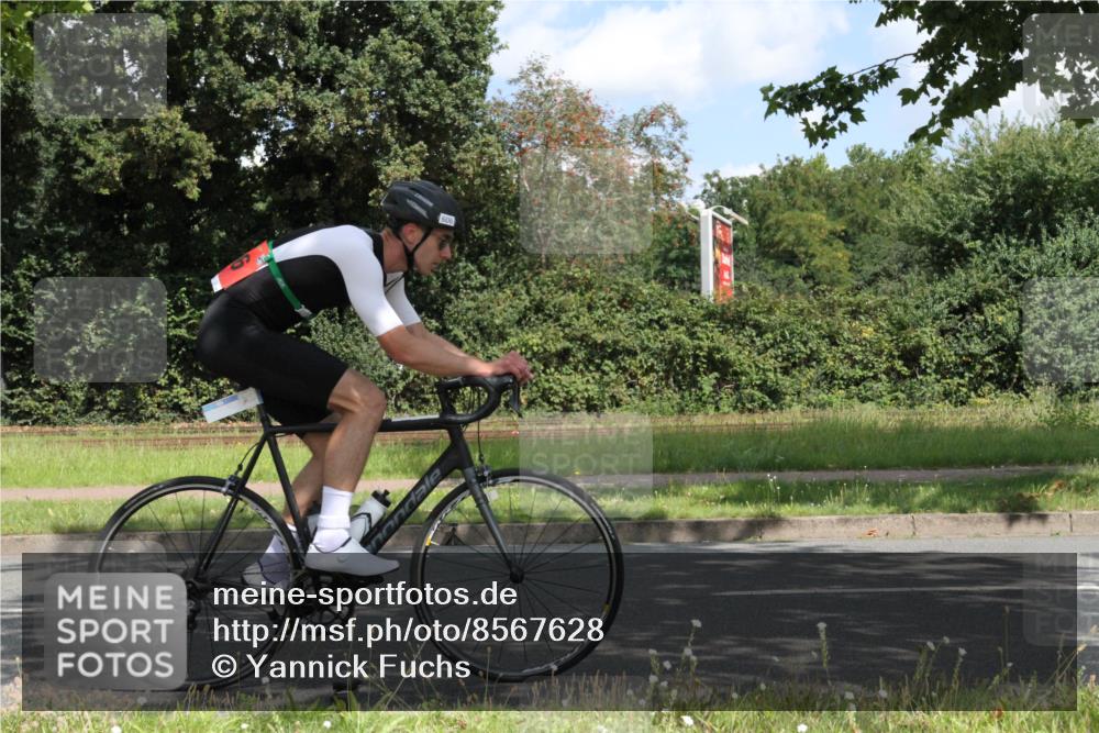 10.08.2025 - GEWOBA Citytriathlon Bremen Yannick Fuchs http://msf.ph/oto/8567628 10.08.2025 12:40:47 Radfahren 606, 672, 785, 802, 829, 848, 921, 1001, 1002 meine-sportfotos.de