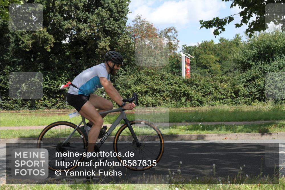 10.08.2025 - GEWOBA Citytriathlon Bremen Yannick Fuchs http://msf.ph/oto/8567635 10.08.2025 12:40:57 Radfahren 606, 650, 660, 665, 785, 802, 803, 921, 1001, 1023 meine-sportfotos.de