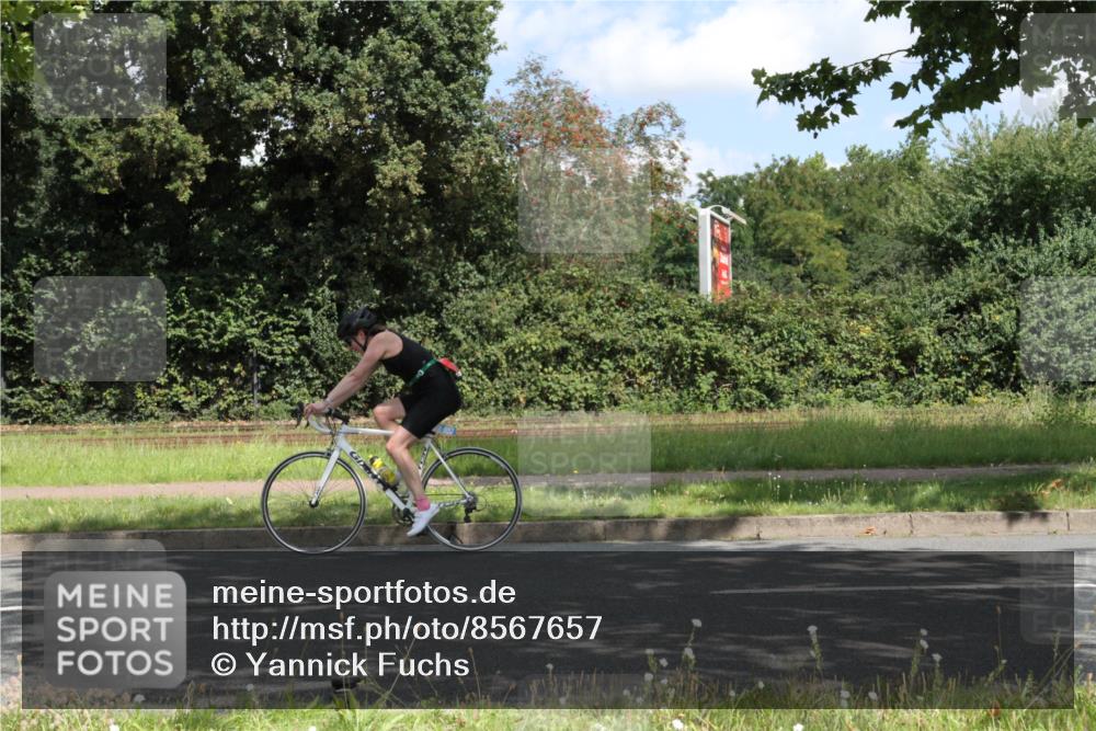 10.08.2025 - GEWOBA Citytriathlon Bremen Yannick Fuchs http://msf.ph/oto/8567657 10.08.2025 12:41:42 Radfahren 609, 614, 619, 623, 663, 923, 983 meine-sportfotos.de