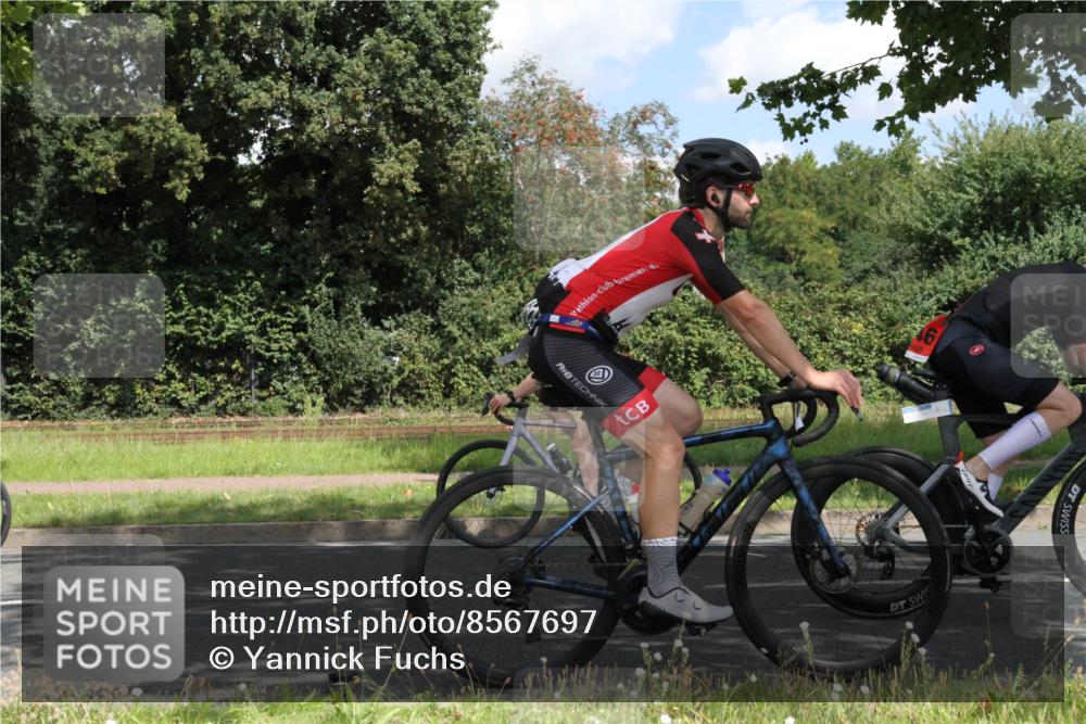 10.08.2025 - GEWOBA Citytriathlon Bremen Yannick Fuchs http://msf.ph/oto/8567697 10.08.2025 12:42:57 Radfahren 628, 644, 677, 684, 710, 846, 850, 871, 889, 909 meine-sportfotos.de