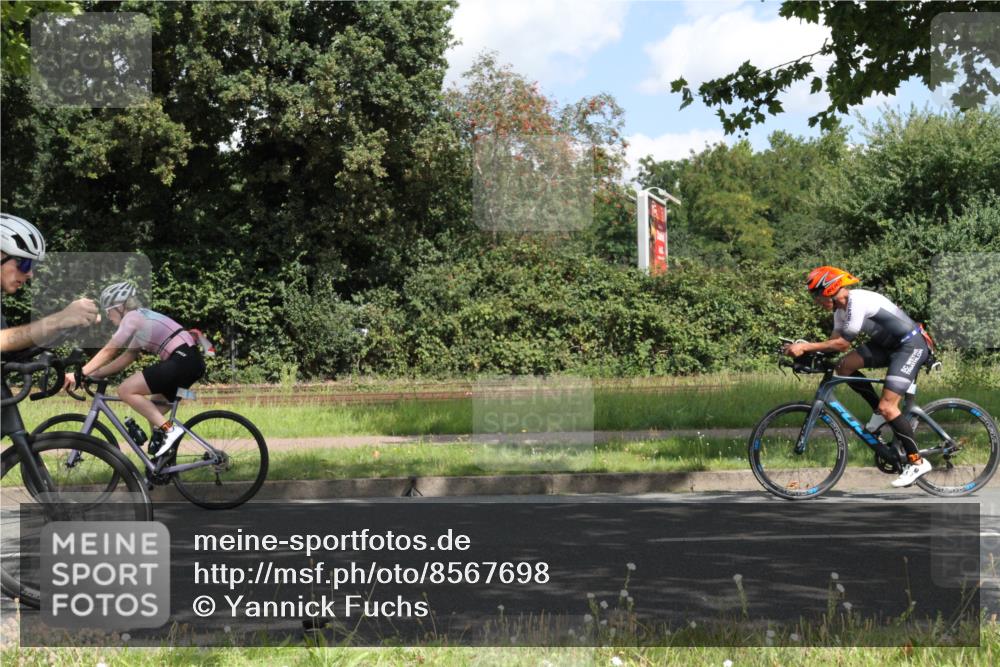10.08.2025 - GEWOBA Citytriathlon Bremen Yannick Fuchs http://msf.ph/oto/8567698 10.08.2025 12:42:58 Radfahren 628, 644, 677, 684, 710, 846, 850, 871, 889, 909 meine-sportfotos.de