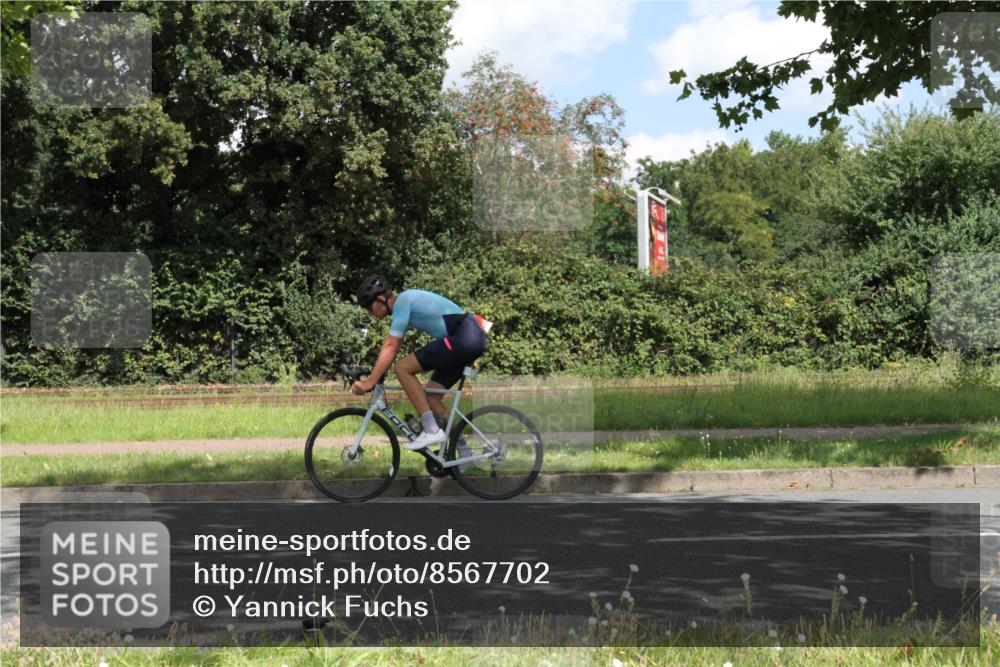 10.08.2025 - GEWOBA Citytriathlon Bremen Yannick Fuchs http://msf.ph/oto/8567702 10.08.2025 12:43:00 Radfahren 628, 644, 677, 684, 710, 846, 850, 871, 889, 909 meine-sportfotos.de