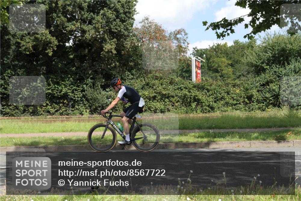 10.08.2025 - GEWOBA Citytriathlon Bremen Yannick Fuchs http://msf.ph/oto/8567722 10.08.2025 12:43:38 Radfahren 835, 837, 842, 907, 925, 955, 1012 meine-sportfotos.de