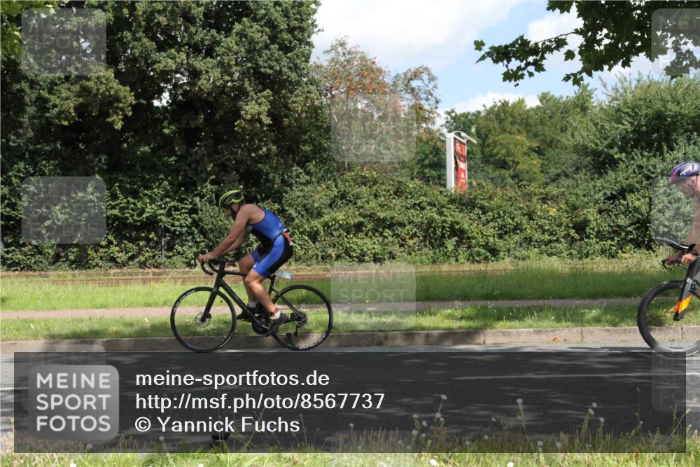 10.08.2025 - GEWOBA Citytriathlon Bremen Yannick Fuchs http://msf.ph/oto/8567737 10.08.2025 12:44:02 Radfahren 608, 661, 731, 908, 954, 1036 meine-sportfotos.de