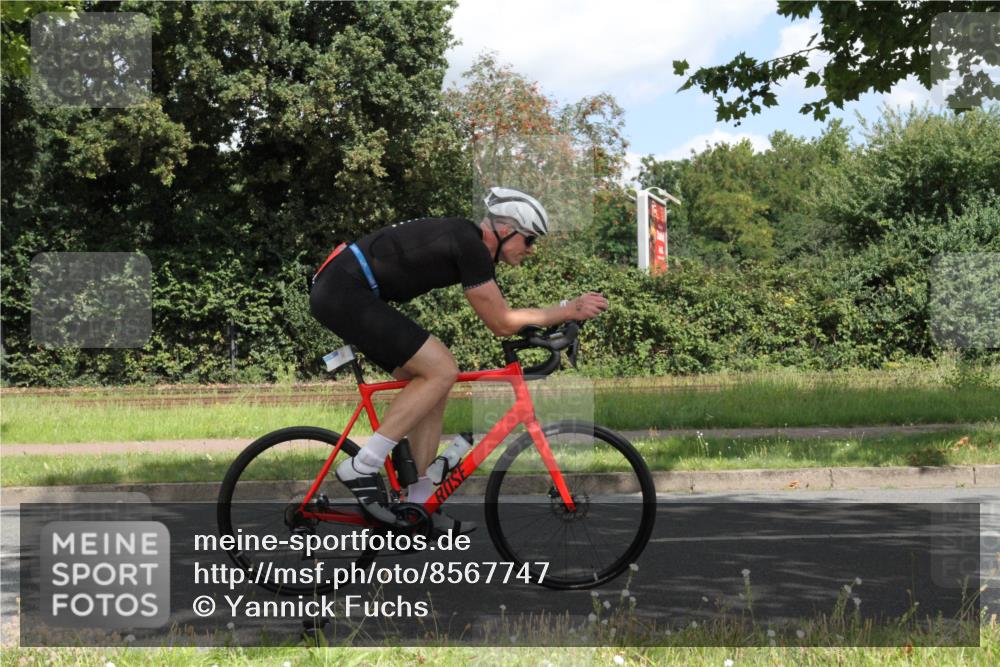 10.08.2025 - GEWOBA Citytriathlon Bremen Yannick Fuchs http://msf.ph/oto/8567747 10.08.2025 12:44:18 Radfahren 661, 669, 693, 703, 713, 731, 746, 908, 911, 965 meine-sportfotos.de