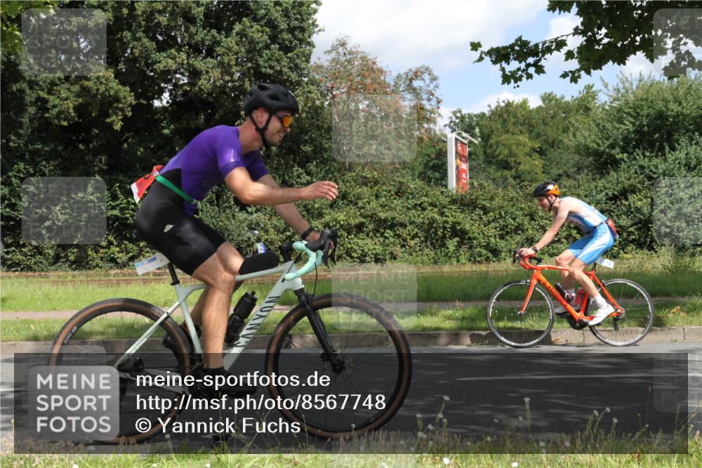 10.08.2025 - GEWOBA Citytriathlon Bremen Yannick Fuchs http://msf.ph/oto/8567748 10.08.2025 12:44:19 Radfahren 661, 669, 693, 703, 713, 731, 746, 908, 911, 965 meine-sportfotos.de