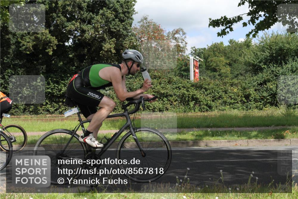 10.08.2025 - GEWOBA Citytriathlon Bremen Yannick Fuchs http://msf.ph/oto/8567818 10.08.2025 12:45:51 Radfahren 574, 651, 674, 685, 697, 748, 771, 812, 898, 928 meine-sportfotos.de