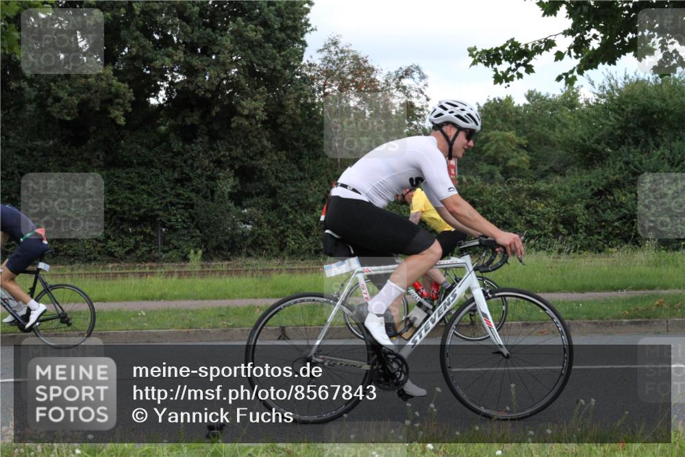 10.08.2025 - GEWOBA Citytriathlon Bremen Yannick Fuchs http://msf.ph/oto/8567843 10.08.2025 12:46:23 Radfahren 625, 948, 1011 meine-sportfotos.de