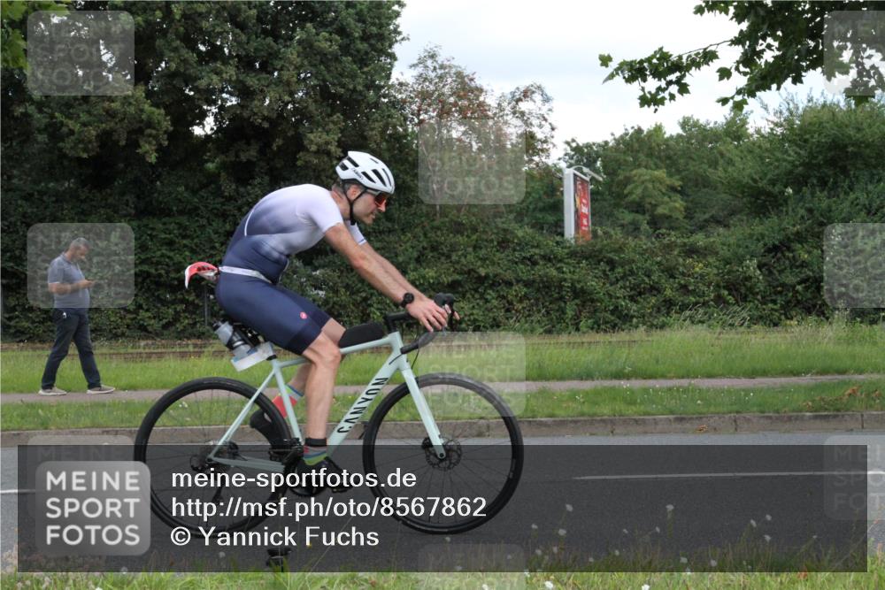 10.08.2025 - GEWOBA Citytriathlon Bremen Yannick Fuchs http://msf.ph/oto/8567862 10.08.2025 12:46:51 Radfahren 576, 583, 605, 760, 799, 823, 918, 968, 1007, 1020 meine-sportfotos.de