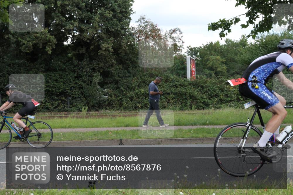 10.08.2025 - GEWOBA Citytriathlon Bremen Yannick Fuchs http://msf.ph/oto/8567876 10.08.2025 12:47:04 Radfahren 583, 622, 640, 659, 675, 733, 751, 760, 769, 875, 960, 968, 1013 meine-sportfotos.de
