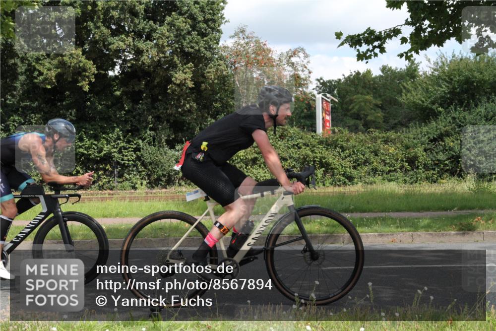 10.08.2025 - GEWOBA Citytriathlon Bremen Yannick Fuchs http://msf.ph/oto/8567894 10.08.2025 12:47:27 Radfahren 573, 645, 654, 675, 732, 751, 753, 792, 981, 1013 meine-sportfotos.de