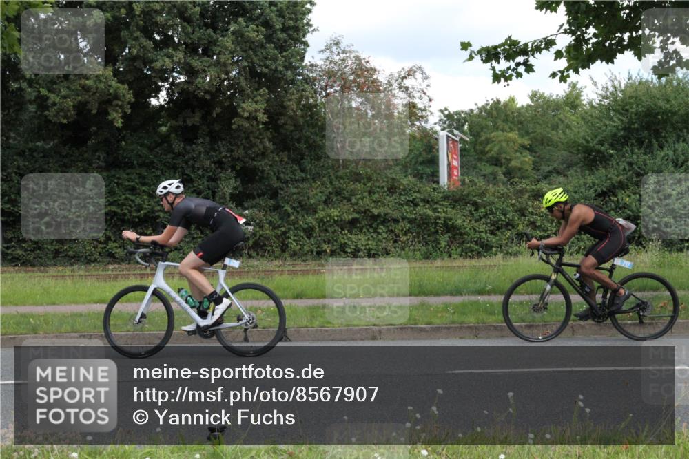 10.08.2025 - GEWOBA Citytriathlon Bremen Yannick Fuchs http://msf.ph/oto/8567907 10.08.2025 12:47:49 Radfahren 566, 587, 590, 679, 745, 767, 801, 884, 916, 941, 943, 951 meine-sportfotos.de