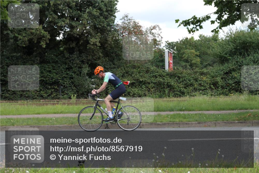10.08.2025 - GEWOBA Citytriathlon Bremen Yannick Fuchs http://msf.ph/oto/8567919 10.08.2025 12:47:57 Radfahren 566, 587, 590, 656, 679, 767, 801, 884, 916, 941, 943, 951 meine-sportfotos.de