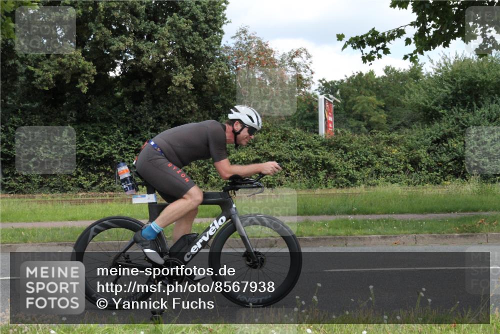 10.08.2025 - GEWOBA Citytriathlon Bremen Yannick Fuchs http://msf.ph/oto/8567938 10.08.2025 12:48:29 Radfahren 564, 630, 839, 876, 1026 meine-sportfotos.de