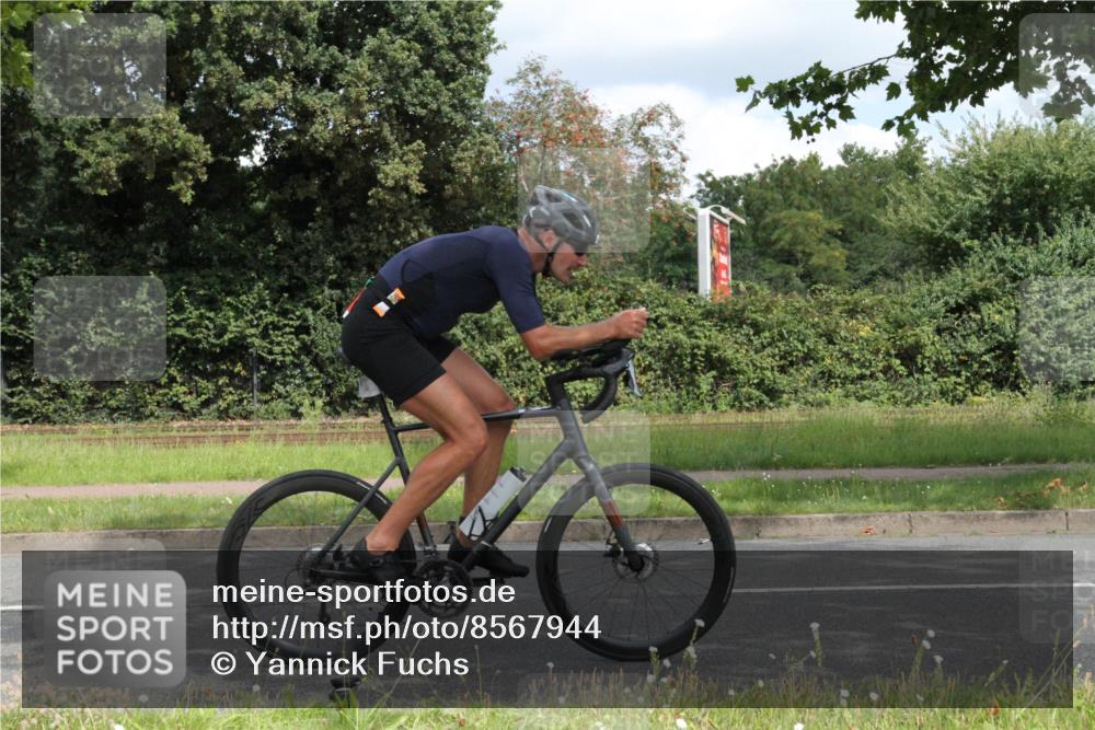 10.08.2025 - GEWOBA Citytriathlon Bremen Yannick Fuchs http://msf.ph/oto/8567944 10.08.2025 12:48:39 Radfahren 564, 616, 621, 627, 630, 655, 657, 687, 717, 793, 839, 857, 876, 897, 932, 1026 meine-sportfotos.de