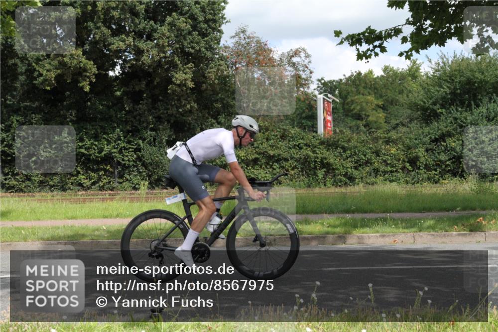 10.08.2025 - GEWOBA Citytriathlon Bremen Yannick Fuchs http://msf.ph/oto/8567975 10.08.2025 12:49:03 Radfahren 578, 621, 641, 649, 682, 788, 863, 950, 1010, 1027 meine-sportfotos.de