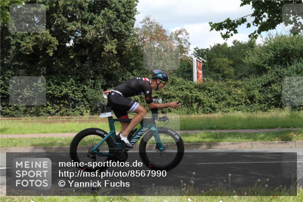 10.08.2025 - GEWOBA Citytriathlon Bremen Yannick Fuchs http://msf.ph/oto/8567990 10.08.2025 12:49:30 Radfahren 560, 593, 637, 702, 715, 774, 806, 840, 841, 873, 888, 922, 942 meine-sportfotos.de