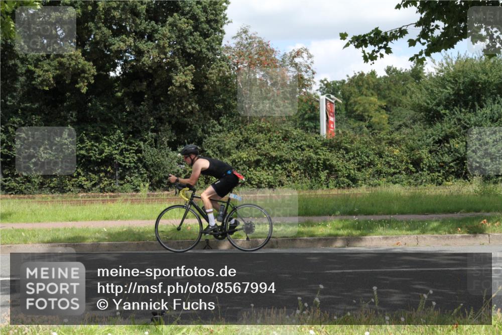 10.08.2025 - GEWOBA Citytriathlon Bremen Yannick Fuchs http://msf.ph/oto/8567994 10.08.2025 12:49:37 Radfahren 560, 637, 648, 666, 689, 702, 715, 774, 841, 856, 873, 888, 922 meine-sportfotos.de