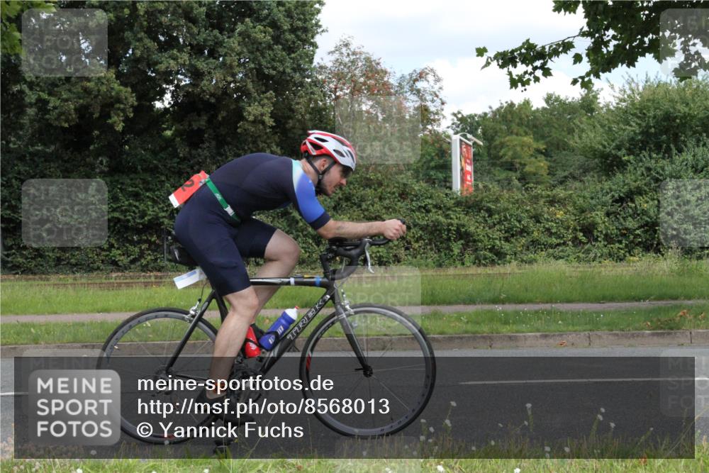10.08.2025 - GEWOBA Citytriathlon Bremen Yannick Fuchs http://msf.ph/oto/8568013 10.08.2025 12:49:53 Radfahren 552, 637, 648, 666, 688, 689, 692, 722, 741, 838, 856, 922, 959 meine-sportfotos.de