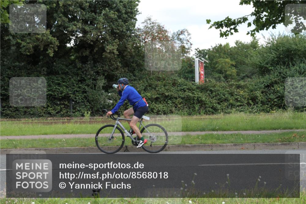 10.08.2025 - GEWOBA Citytriathlon Bremen Yannick Fuchs http://msf.ph/oto/8568018 10.08.2025 12:50:02 Radfahren 552, 688, 692, 722, 741, 752, 838, 935, 959 meine-sportfotos.de