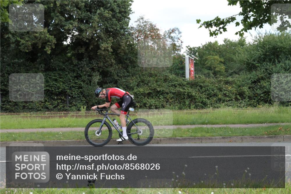 10.08.2025 - GEWOBA Citytriathlon Bremen Yannick Fuchs http://msf.ph/oto/8568026 10.08.2025 12:50:17 Radfahren 643, 722, 752, 820, 838, 852, 867, 935 meine-sportfotos.de