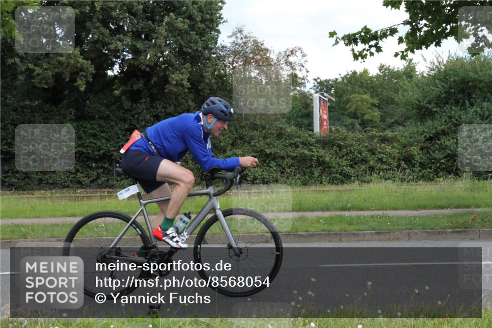 10.08.2025 - GEWOBA Citytriathlon Bremen Yannick Fuchs http://msf.ph/oto/8568054 10.08.2025 12:51:03 Radfahren 551, 681, 719, 768, 776, 894, 924, 937 meine-sportfotos.de