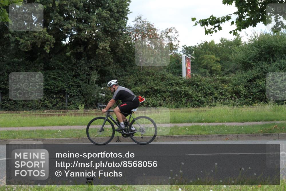 10.08.2025 - GEWOBA Citytriathlon Bremen Yannick Fuchs http://msf.ph/oto/8568056 10.08.2025 12:51:06 Radfahren 551, 681, 719, 768, 776, 894, 924 meine-sportfotos.de
