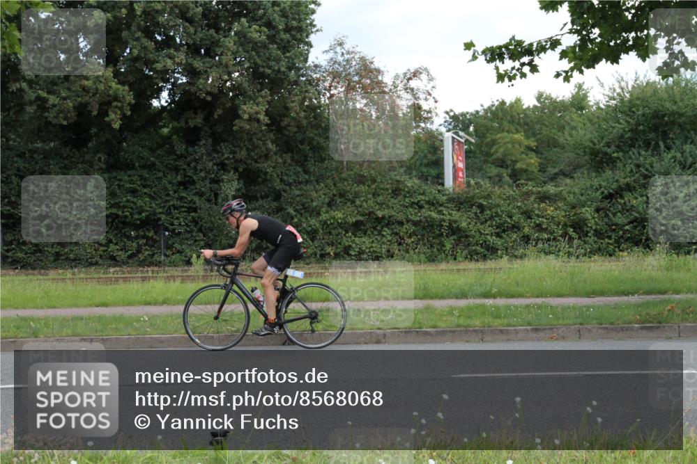 10.08.2025 - GEWOBA Citytriathlon Bremen Yannick Fuchs http://msf.ph/oto/8568068 10.08.2025 12:51:26 Radfahren 556, 667, 719, 822, 912 meine-sportfotos.de