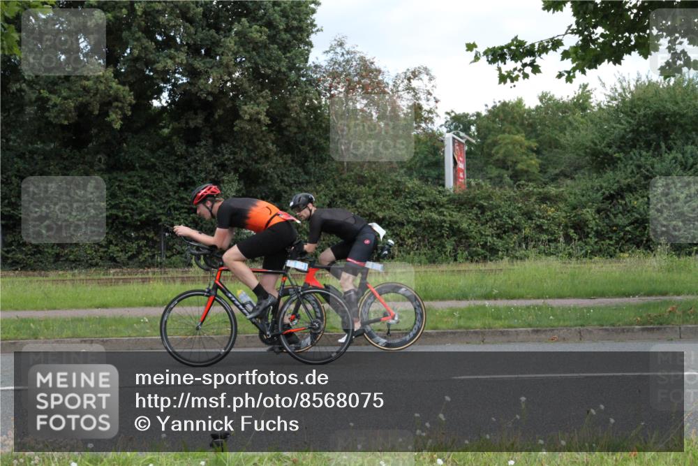10.08.2025 - GEWOBA Citytriathlon Bremen Yannick Fuchs http://msf.ph/oto/8568075 10.08.2025 12:51:37 Radfahren 556, 575, 667, 680, 822, 855, 912 meine-sportfotos.de