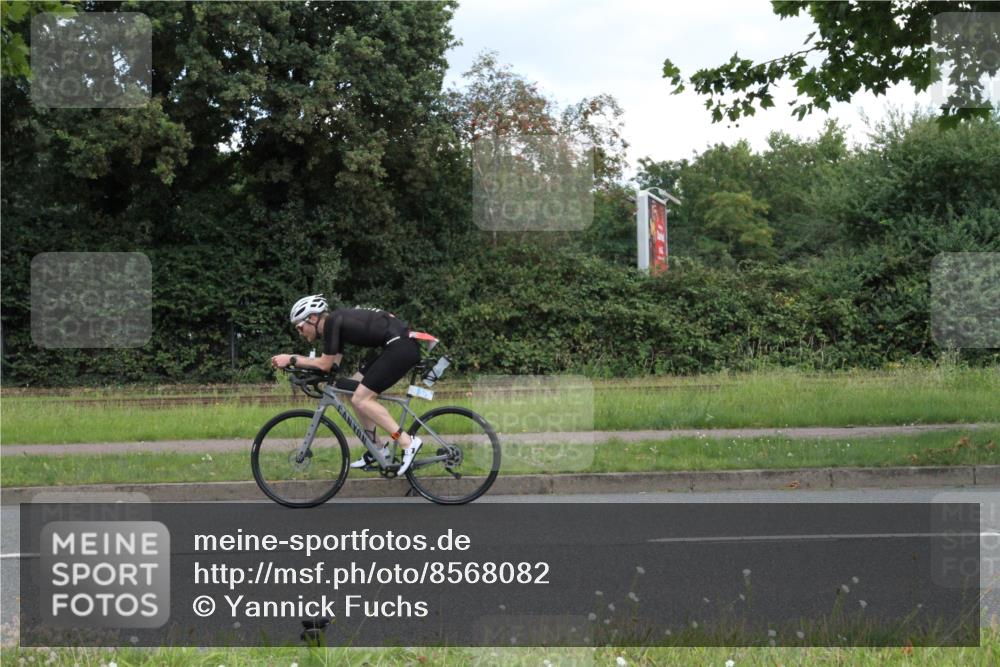 10.08.2025 - GEWOBA Citytriathlon Bremen Yannick Fuchs http://msf.ph/oto/8568082 10.08.2025 12:51:48 Radfahren 575, 604, 664, 680, 855 meine-sportfotos.de