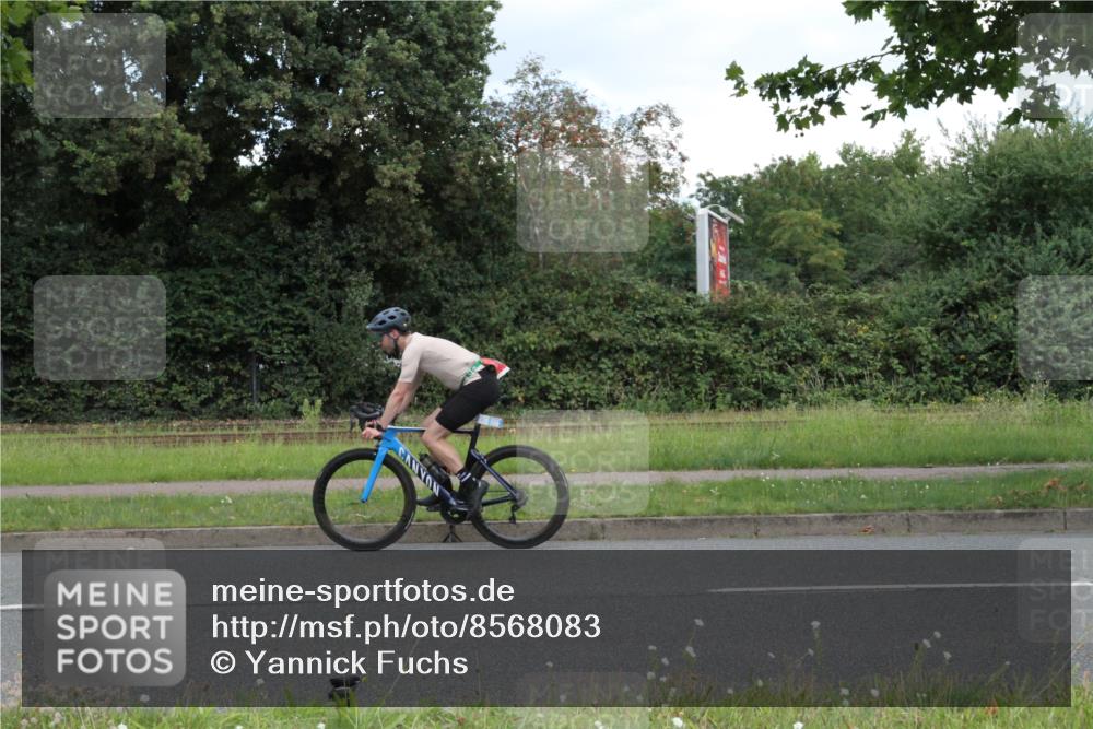 10.08.2025 - GEWOBA Citytriathlon Bremen Yannick Fuchs http://msf.ph/oto/8568083 10.08.2025 12:51:50 Radfahren 575, 604, 664, 680, 855 meine-sportfotos.de