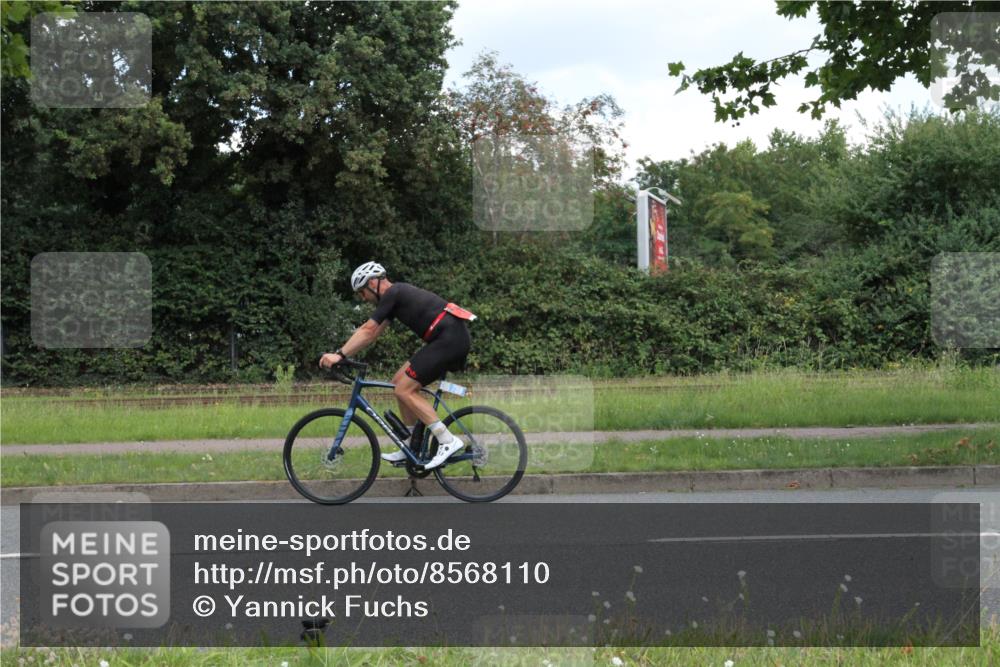 10.08.2025 - GEWOBA Citytriathlon Bremen Yannick Fuchs http://msf.ph/oto/8568110 10.08.2025 12:52:34 Radfahren 579, 599, 603, 639, 686, 701, 763, 834, 858, 919, 956 meine-sportfotos.de
