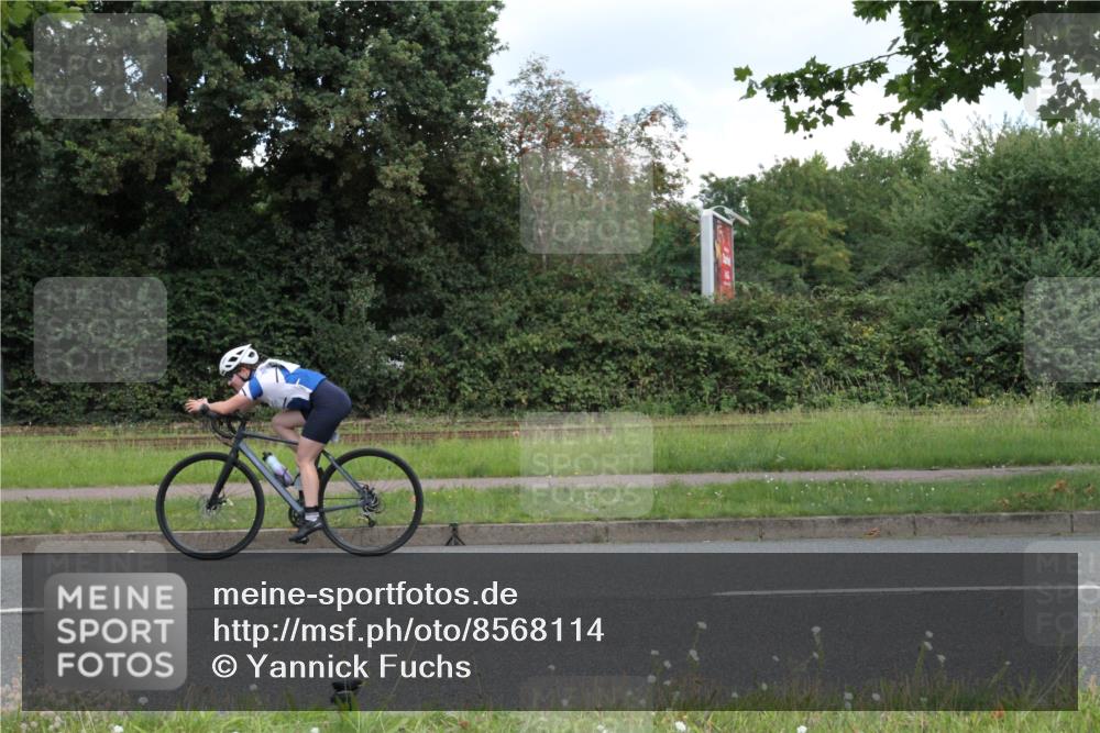 10.08.2025 - GEWOBA Citytriathlon Bremen Yannick Fuchs http://msf.ph/oto/8568114 10.08.2025 12:52:42 Radfahren 565, 579, 635, 639, 642, 686, 763, 915, 919, 956 meine-sportfotos.de