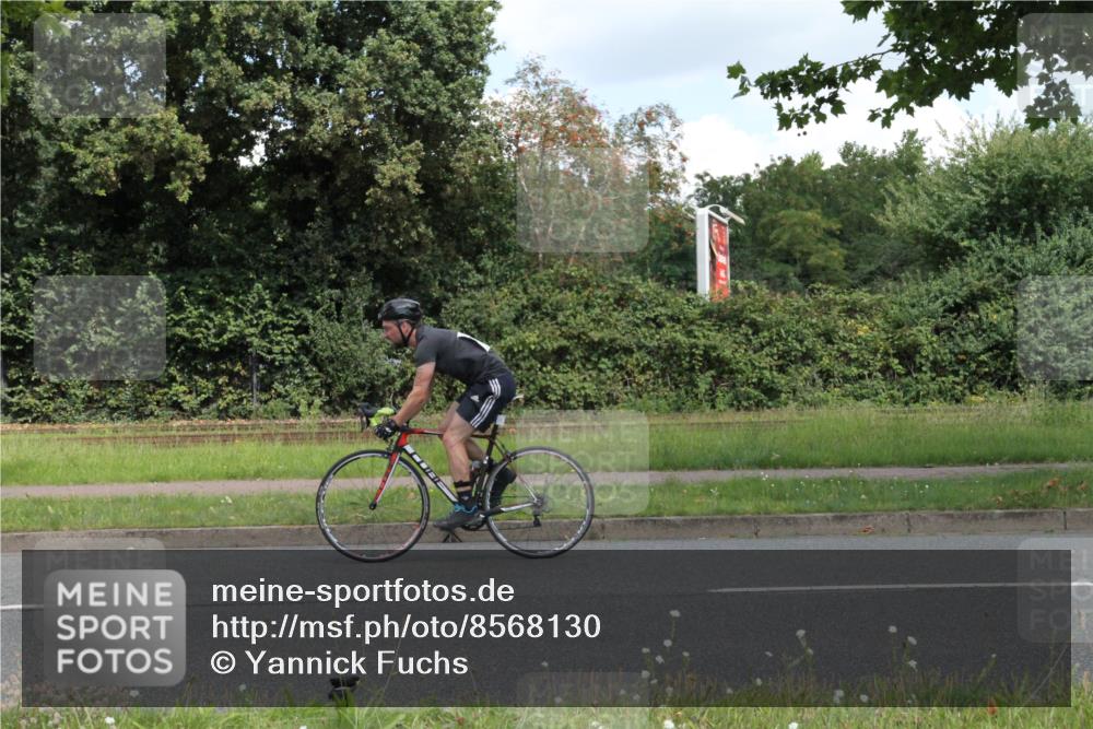 10.08.2025 - GEWOBA Citytriathlon Bremen Yannick Fuchs http://msf.ph/oto/8568130 10.08.2025 12:53:14 Radfahren 570, 734, 759, 833, 872, 895 meine-sportfotos.de