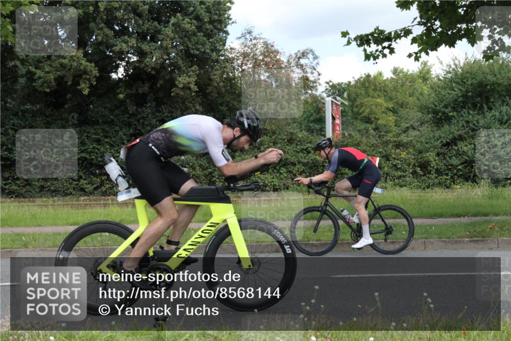 10.08.2025 - GEWOBA Citytriathlon Bremen Yannick Fuchs http://msf.ph/oto/8568144 10.08.2025 12:53:32 Radfahren 570, 631, 759, 872, 902, 933, 966, 1035 meine-sportfotos.de