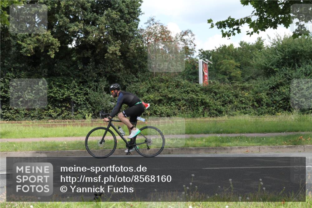 10.08.2025 - GEWOBA Citytriathlon Bremen Yannick Fuchs http://msf.ph/oto/8568160 10.08.2025 12:53:59 Radfahren 739, 742, 750, 797, 1006, 1032, 1039 meine-sportfotos.de