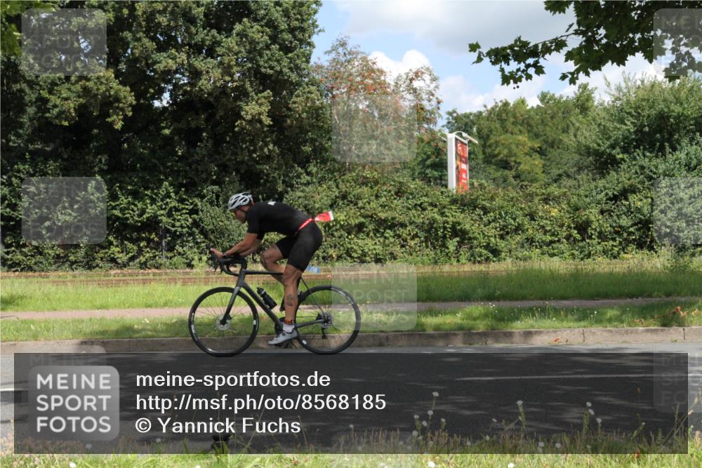 10.08.2025 - GEWOBA Citytriathlon Bremen Yannick Fuchs http://msf.ph/oto/8568185 10.08.2025 12:54:21 Radfahren 580, 582, 618, 707, 740, 742, 750, 789, 826, 1006, 1039 meine-sportfotos.de