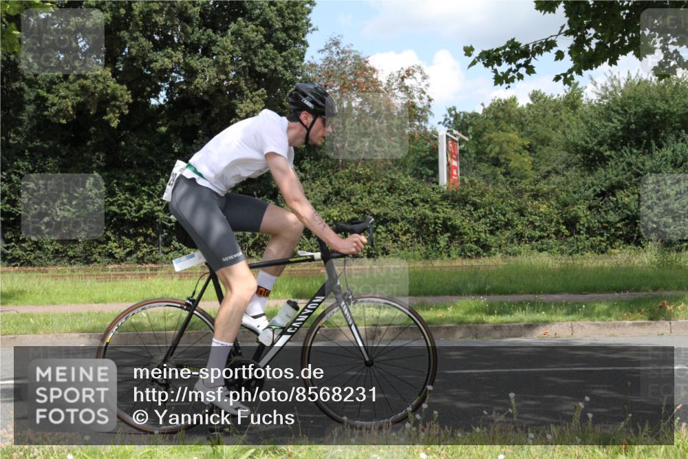 10.08.2025 - GEWOBA Citytriathlon Bremen Yannick Fuchs http://msf.ph/oto/8568231 10.08.2025 12:54:53 Radfahren 563, 591, 632, 634, 728, 736, 761, 781, 790, 1029 meine-sportfotos.de