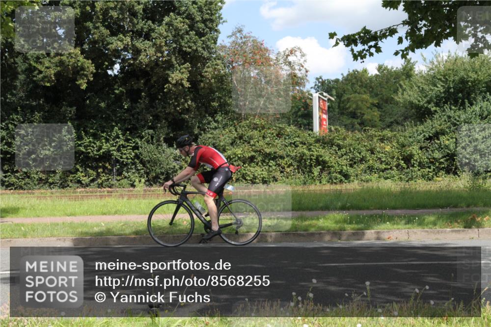 10.08.2025 - GEWOBA Citytriathlon Bremen Yannick Fuchs http://msf.ph/oto/8568255 10.08.2025 12:55:18 Radfahren 696, 714, 761, 766, 794, 877, 982, 1015, 1033 meine-sportfotos.de