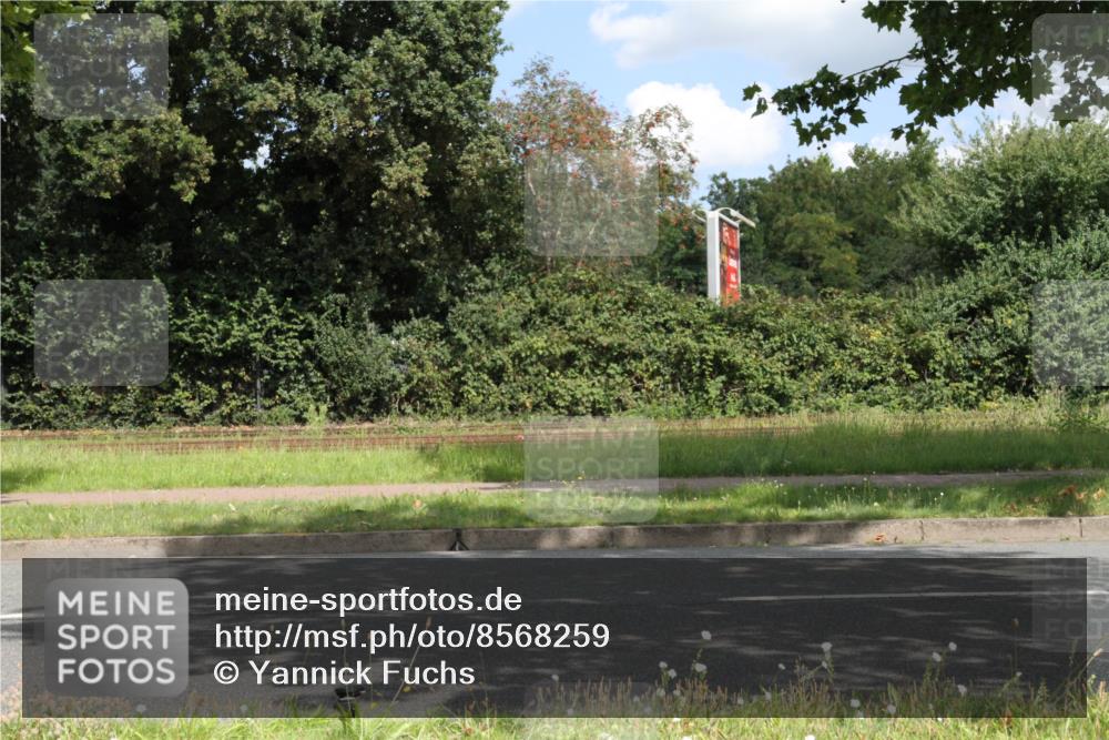 10.08.2025 - GEWOBA Citytriathlon Bremen Yannick Fuchs http://msf.ph/oto/8568259 10.08.2025 12:55:19 Radfahren 696, 714, 766, 794, 877, 982, 1015, 1033 meine-sportfotos.de
