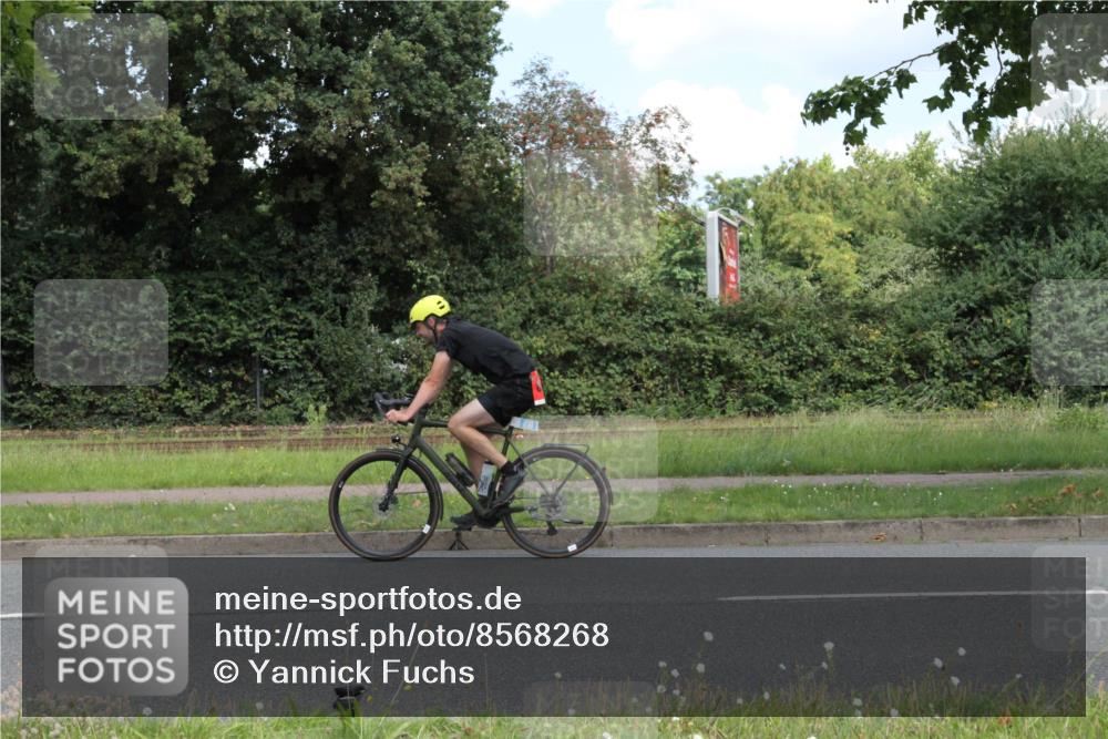 10.08.2025 - GEWOBA Citytriathlon Bremen Yannick Fuchs http://msf.ph/oto/8568268 10.08.2025 12:55:29 Radfahren 658, 696, 729, 804, 843, 880, 982, 1033 meine-sportfotos.de