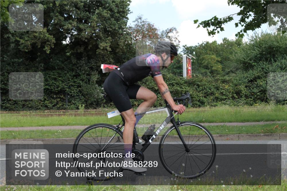 10.08.2025 - GEWOBA Citytriathlon Bremen Yannick Fuchs http://msf.ph/oto/8568289 10.08.2025 12:56:02 Radfahren 662, 765, 779, 784, 883, 890, 896, 1024, 1025 meine-sportfotos.de