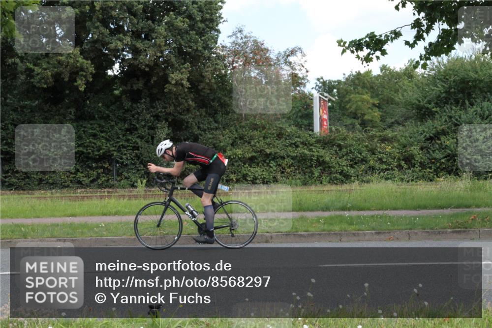 10.08.2025 - GEWOBA Citytriathlon Bremen Yannick Fuchs http://msf.ph/oto/8568297 10.08.2025 12:56:09 Radfahren 589, 662, 764, 765, 784, 883, 896, 1024, 1025 meine-sportfotos.de