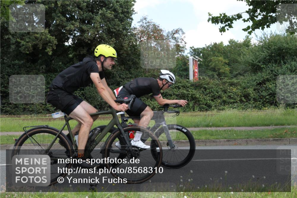 10.08.2025 - GEWOBA Citytriathlon Bremen Yannick Fuchs http://msf.ph/oto/8568310 10.08.2025 12:56:27 Radfahren 555, 567, 589, 678, 706, 721, 737, 749, 764, 772, 782, 814, 831, 844 meine-sportfotos.de