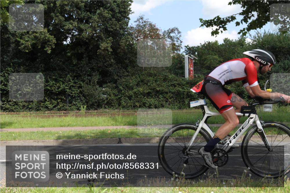 10.08.2025 - GEWOBA Citytriathlon Bremen Yannick Fuchs http://msf.ph/oto/8568331 10.08.2025 12:56:55 Radfahren 559, 597, 672, 723, 755, 815, 830, 879, 913, 1014 meine-sportfotos.de